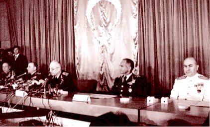 12 Eylül 1980 günü Türk Silahlı Kuvvetleri yönetime el koydu.